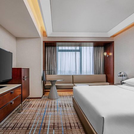 Renaissance Shanghai Zhongshan Park Hotel Dış mekan fotoğraf