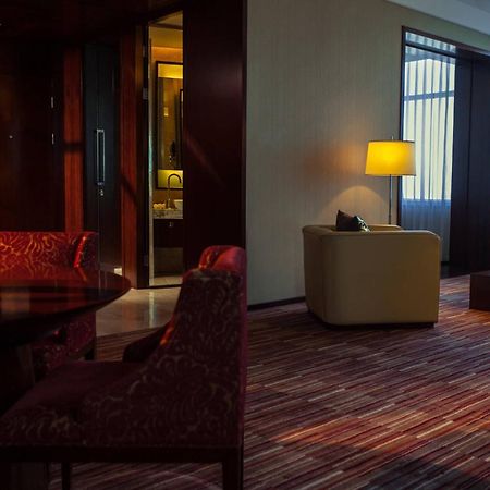 Renaissance Shanghai Zhongshan Park Hotel Dış mekan fotoğraf