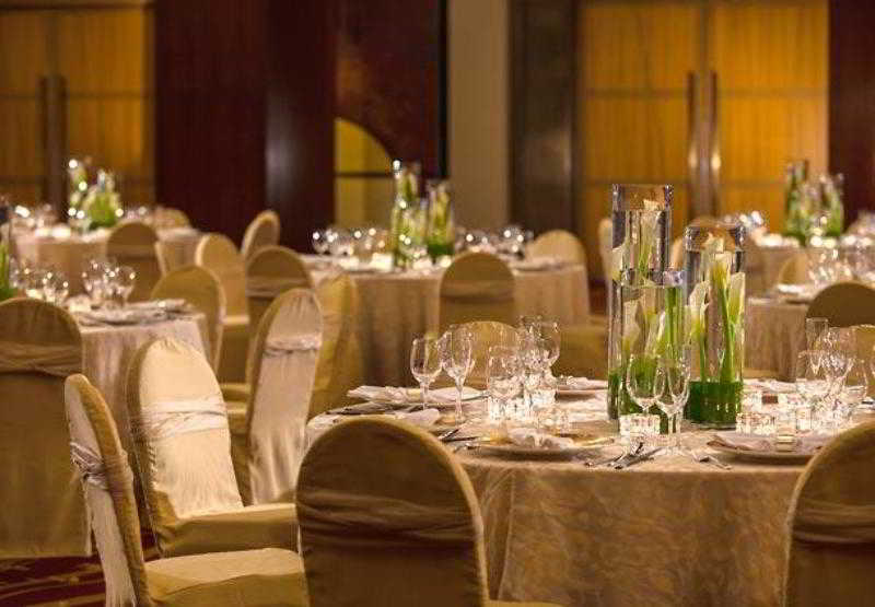 Renaissance Shanghai Zhongshan Park Hotel Restoran fotoğraf