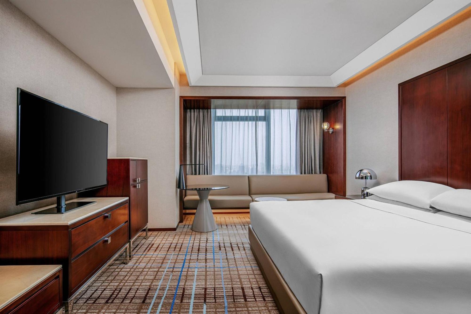 Renaissance Shanghai Zhongshan Park Hotel Dış mekan fotoğraf