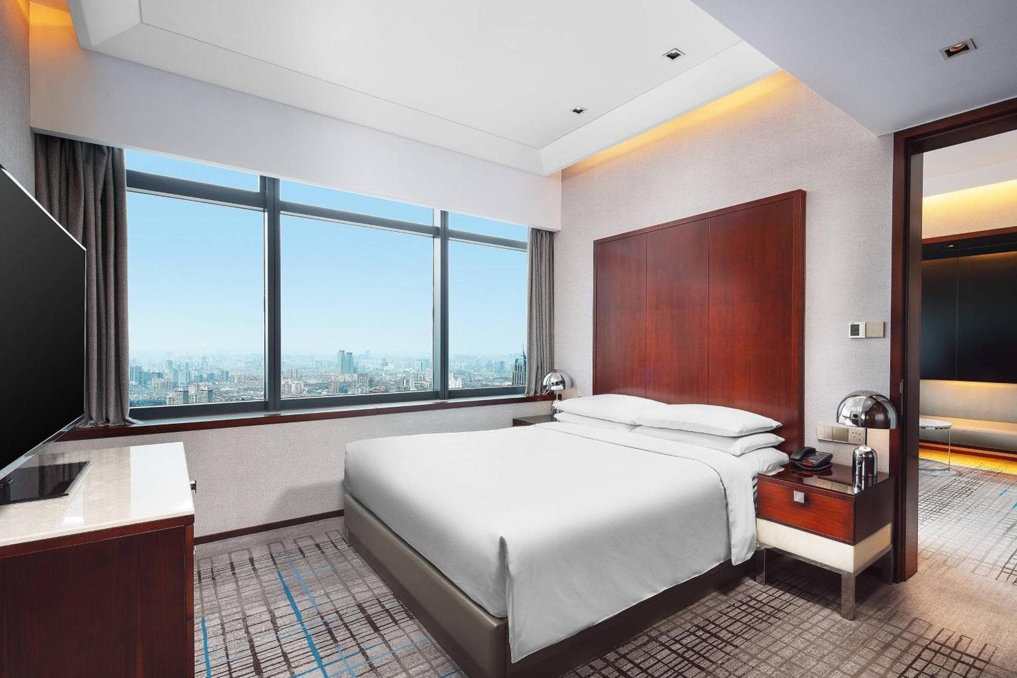 Renaissance Shanghai Zhongshan Park Hotel Dış mekan fotoğraf