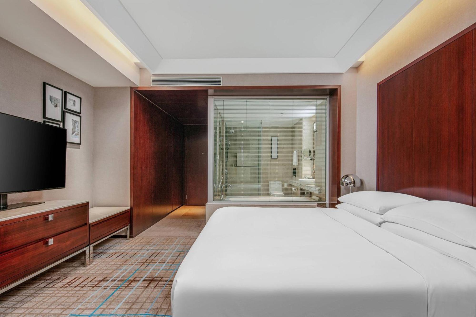 Renaissance Shanghai Zhongshan Park Hotel Dış mekan fotoğraf