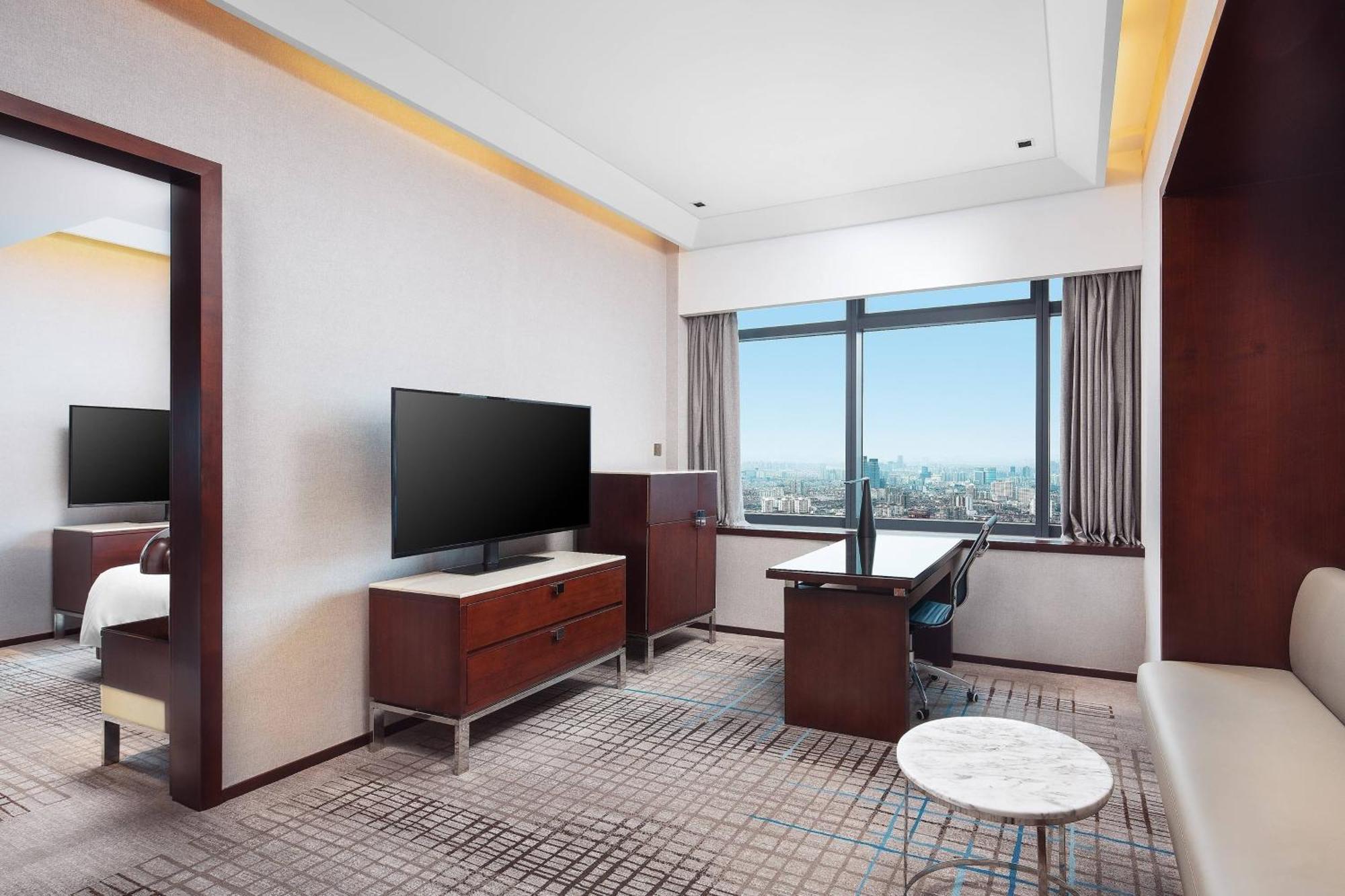 Renaissance Shanghai Zhongshan Park Hotel Dış mekan fotoğraf